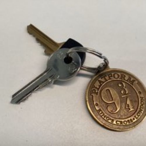 Keys - Two plus Platform 9 3/4 keyring